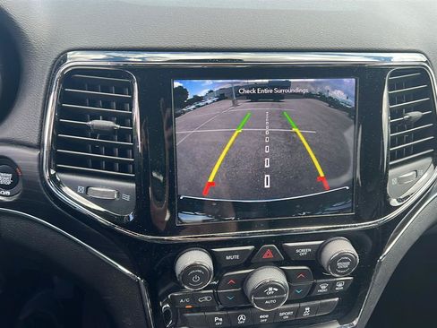 Used 2019 Jeep Grand Cherokee Limited AWD/4WD image 6