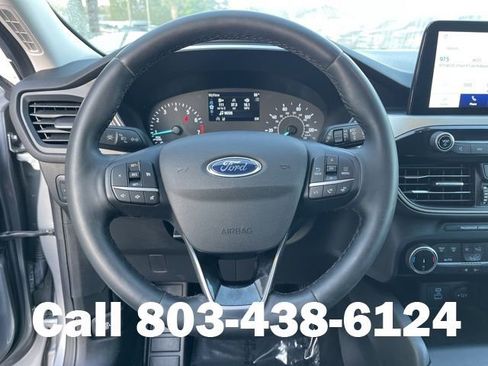 Used 2022 Ford Escape SE w/ SE Sport Appearance Package FWD image 18