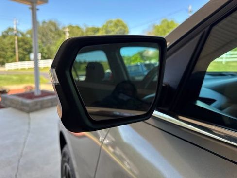 Used 2019 Chevrolet Equinox LT FWD image 33