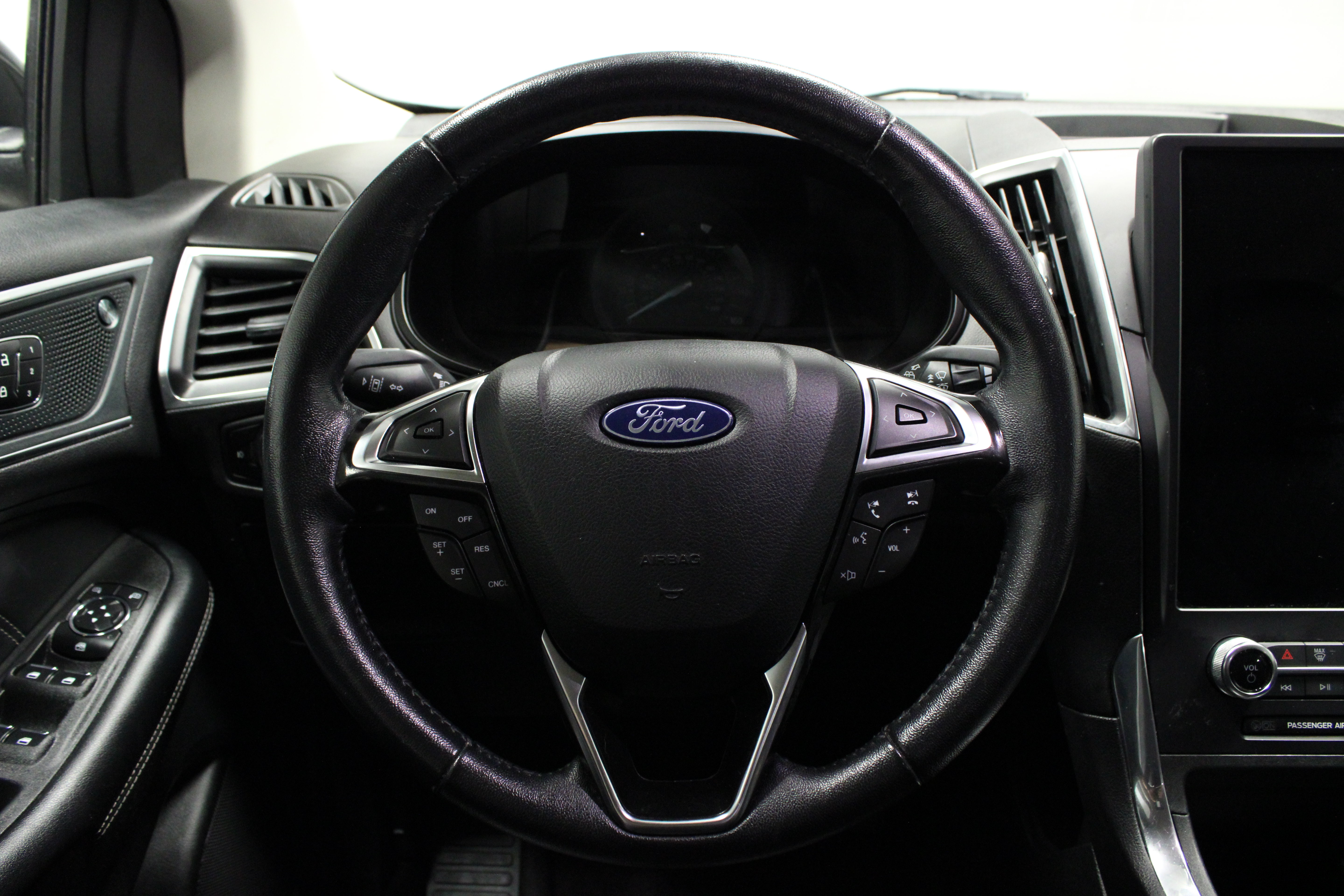 Used 2024 Ford Edge Titanium AWD/4WD image 21