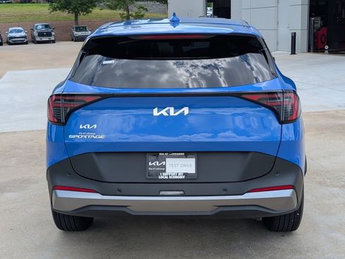 Used 2026 Kia Sportage EX FWD image 24