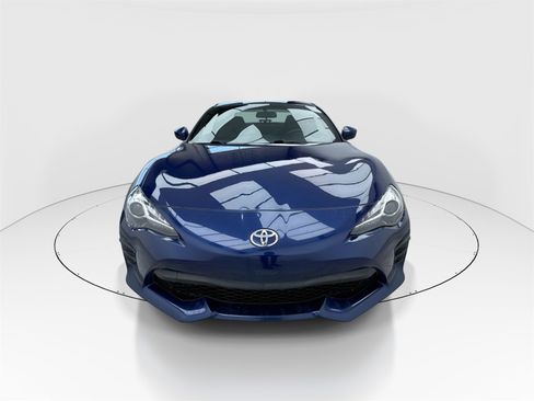 Used 2017 Toyota 86 image 3