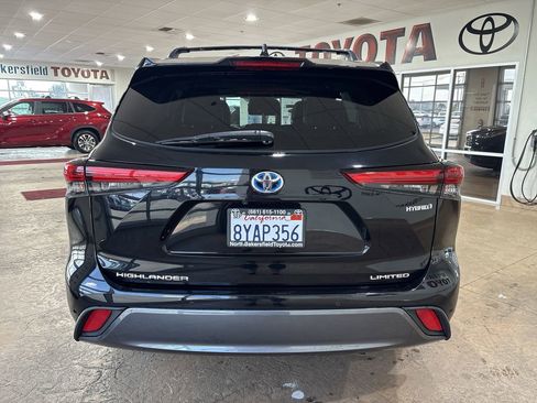 Used 2021 Toyota Highlander Limited image 9