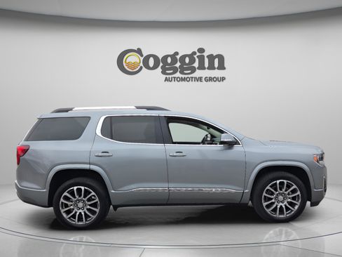Used 2023 GMC Acadia Denali w/ Denali Ultimate Package image 5