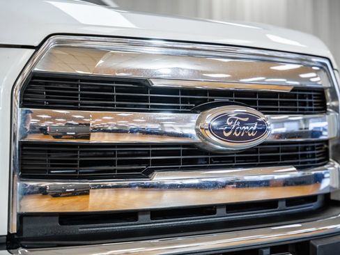 Used 2015 Ford F150 Lariat w/ Equipment Group 501A Mid image 7