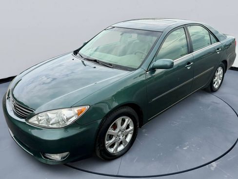Used 2005 Toyota Camry XLE image 3