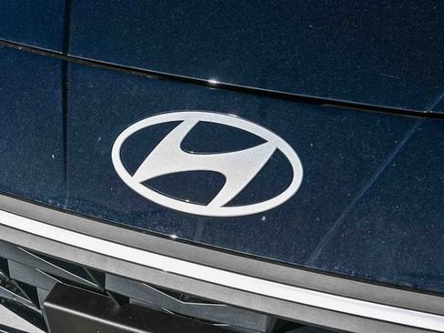 Certified 2026 Hyundai Elantra SE w/ Cargo Package FWD image 13