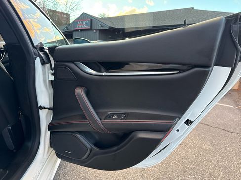Used 2022 Maserati Ghibli Modena Q4 image 19
