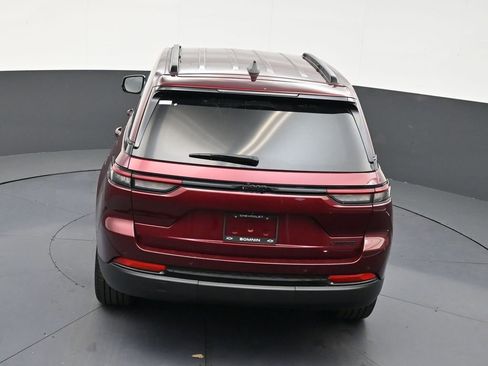 Used 2025 Jeep Grand Cherokee Limited w/ Black Appearance Package RWD image 16