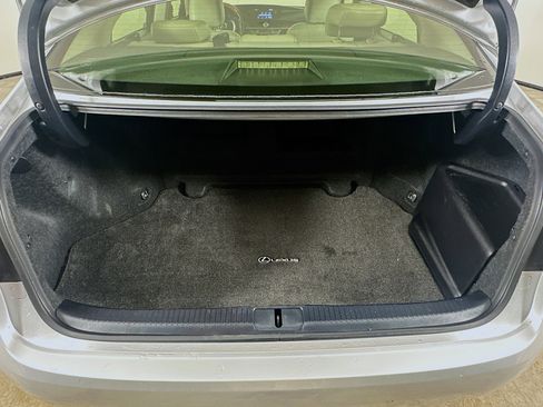 Used 2013 Lexus ES 300h w/ Luxury Pkg FWD image 29