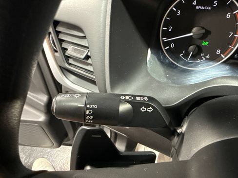 Used 2024 Nissan Rogue S AWD/4WD image 33