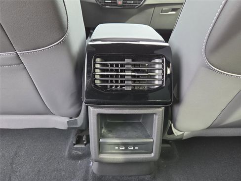 New 2025 Volkswagen ID.4 Pro image 26