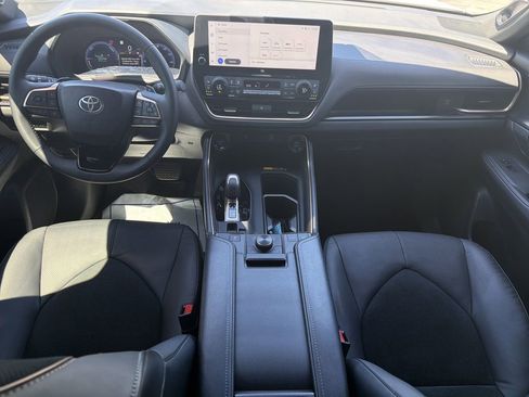 Used 2025 Toyota Grand Highlander MAX Limited image 14