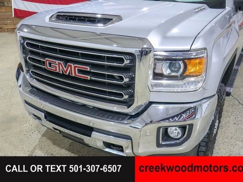 Used 2019 GMC Sierra 2500 SLT w/ Duramax Plus Package AWD/4WD image 4