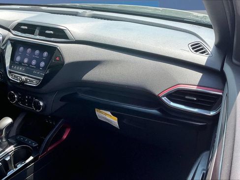 Used 2022 Chevrolet TrailBlazer RS w/ Technology Package FWD image 26
