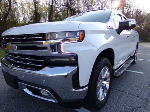 Used 2021 Chevrolet Silverado 1500 LTZ w/ LTZ Premium Package image 2