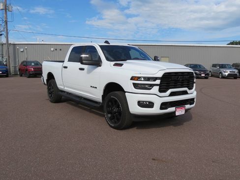 Used 2025 RAM 2500 Big Horn AWD/4WD image 24