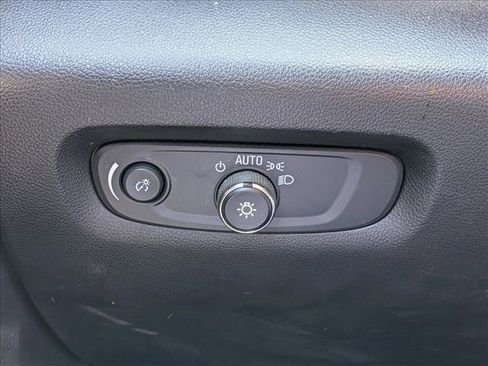 Used 2024 Chevrolet Traverse RS FWD image 9