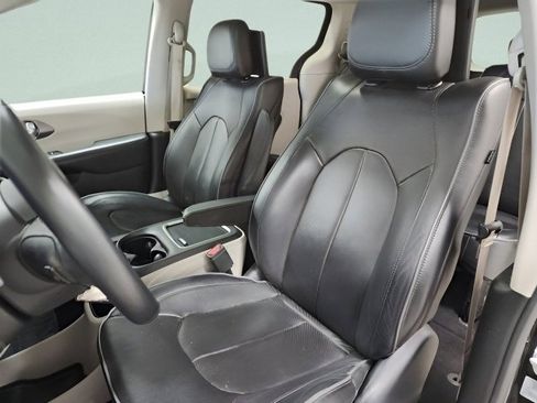 Used 2017 Chrysler Pacifica Limited w/ UConnect Theater Package image 23
