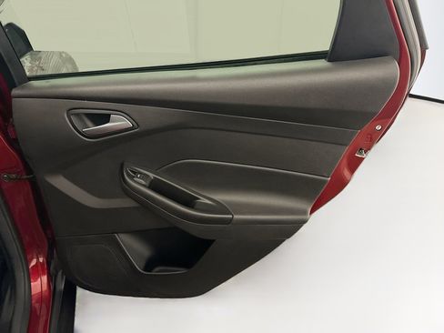 Used 2017 Ford Focus SE image 30