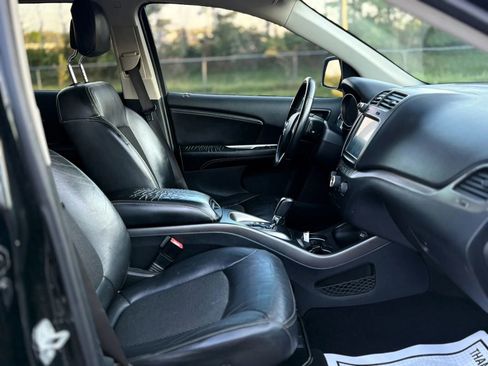 Used 2018 Dodge Journey Crossroad FWD image 21