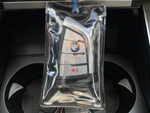 Used 2022 BMW X5 xDrive45e w/ M Sport Package image 44