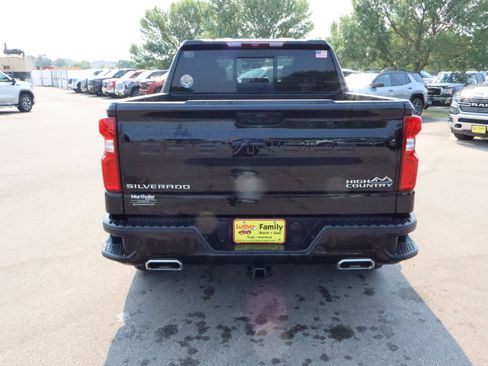 Used 2024 Chevrolet Silverado 1500 High Country w/ Z71 Off-Road Package AWD/4WD image 6