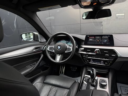 Used 2018 BMW M550i xDrive AWD/4WD image 31