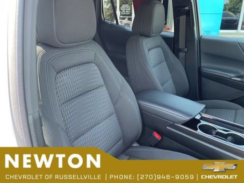 Used 2025 Chevrolet Equinox LT w/ Safety and Technology Package FWD image 24