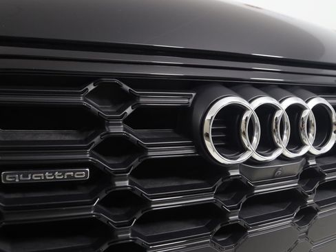 Used 2023 Audi Q5 2.0T Prestige w/ Prestige Package AWD/4WD image 18