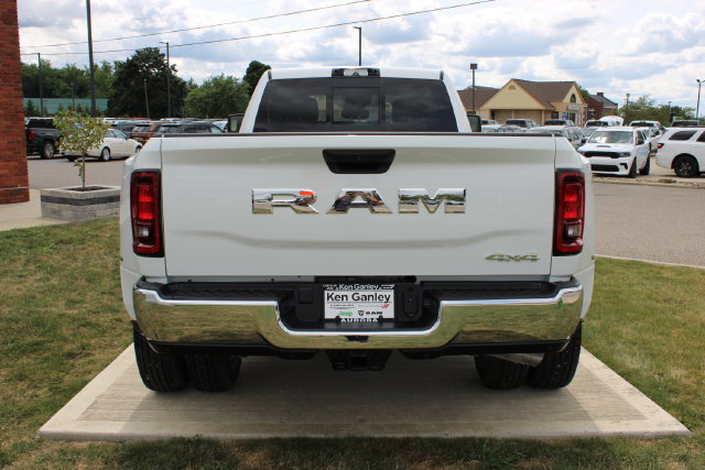 Used 2025 RAM 3500 Tradesman AWD/4WD image 36