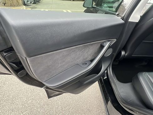 Used 2021 Tesla Model Y Long Range image 22