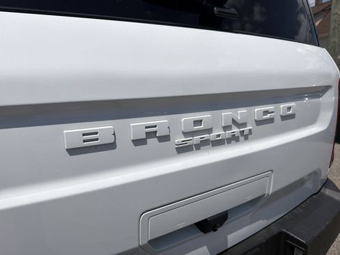 Used 2022 Ford Bronco Sport Outer Banks w/ Tech Package AWD/4WD image 18