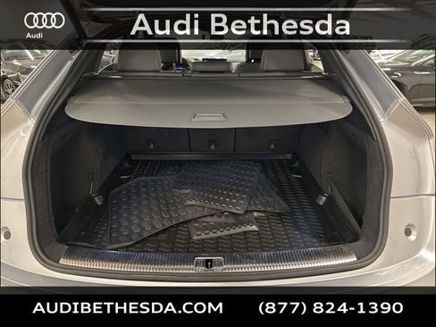 Used 2021 Audi Q5 2.0T Premium image 11
