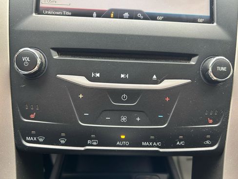 Used 2014 Ford Fusion SE w/ Equipment Group 202A FWD image 27