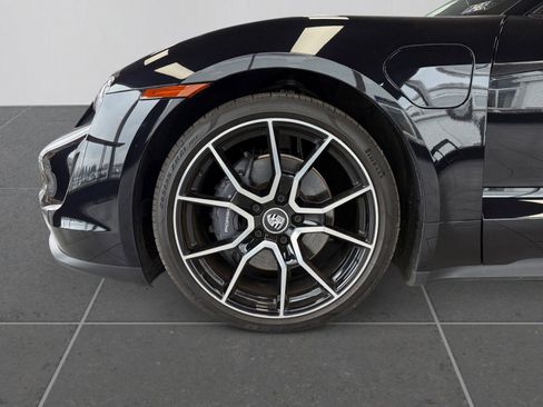 Used 2022 Porsche Taycan image 14