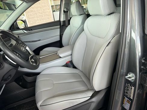 Used 2025 Hyundai Palisade SEL FWD image 18