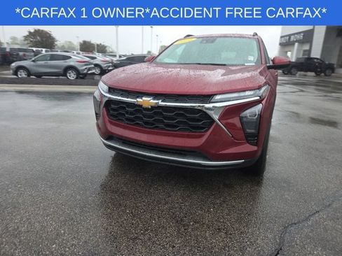 Used 2025 Chevrolet Trax LT w/ LT Convenience Package FWD image 6