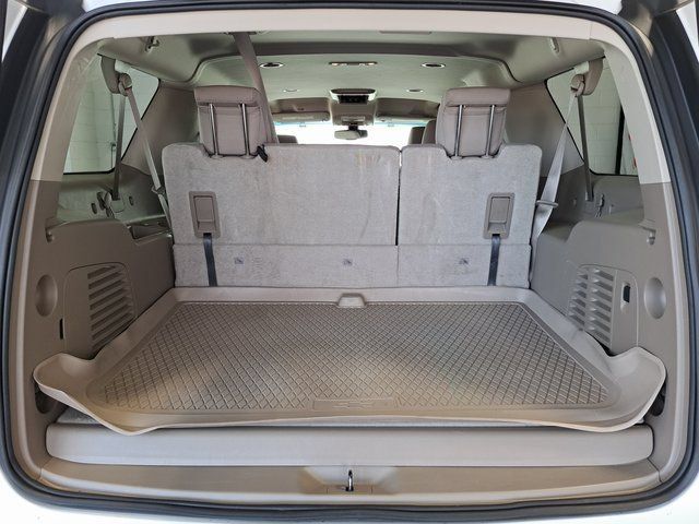 Used 2015 Chevrolet Suburban LS RWD image 31