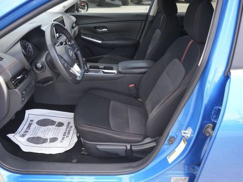 Used 2023 Nissan Sentra SR w/ Electronics Package FWD image 9