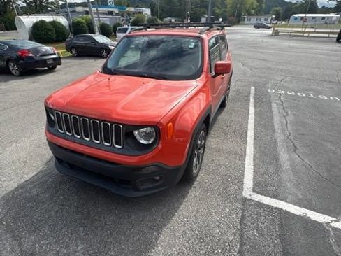 Used 2016 Jeep Renegade Latitude FWD image 1