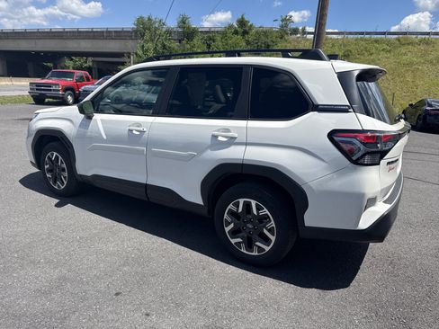 Used 2026 Subaru Forester Premium AWD/4WD image 6