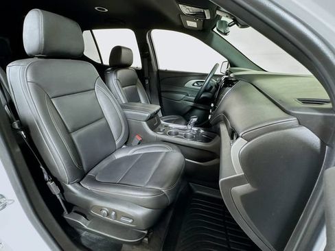Used 2023 Chevrolet Traverse LT FWD image 26
