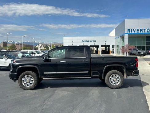 Used 2024 Chevrolet Silverado 3500 High Country w/ Technology Package AWD/4WD image 20