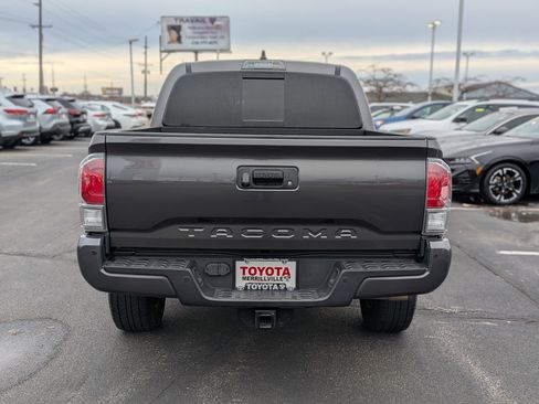 Used 2023 Toyota Tacoma TRD Off-Road image 7