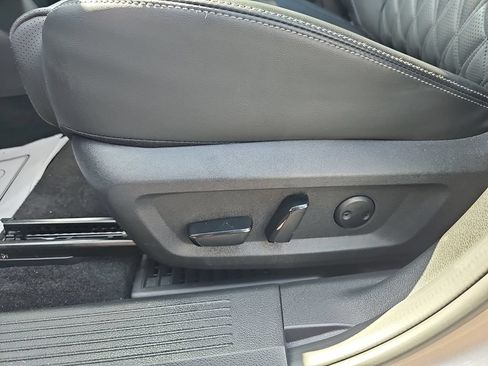 Used 2024 Nissan Rogue Platinum w/ Platinum Premium Package FWD image 28