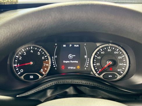 Used 2019 Jeep Renegade Sport w/ Sport Appearance Group AWD/4WD image 14