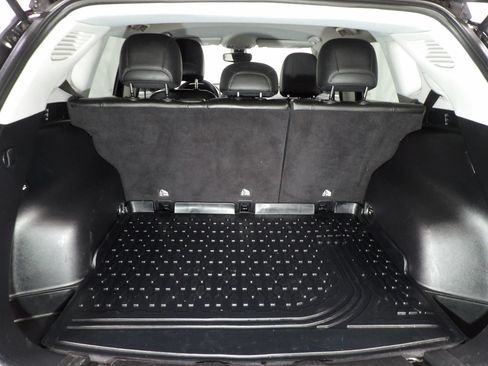 Used 2021 Jeep Compass Latitude FWD image 7