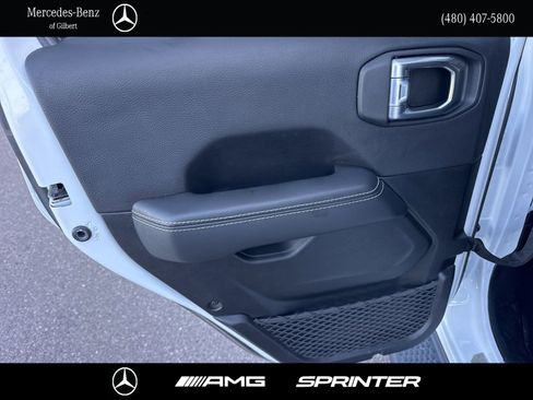 Used 2022 Jeep Wrangler Unlimited Sahara w/ LED Lighting Group AWD/4WD image 20
