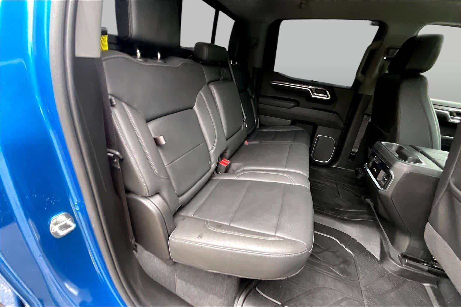Used 2022 Chevrolet Silverado 1500 LTZ w/ LTZ Convenience Package II RWD image 19